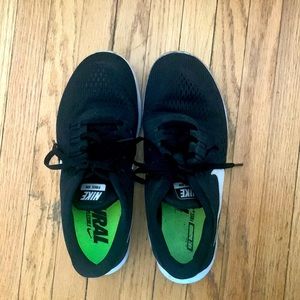 Black Nike Free RN women’s running shoes!